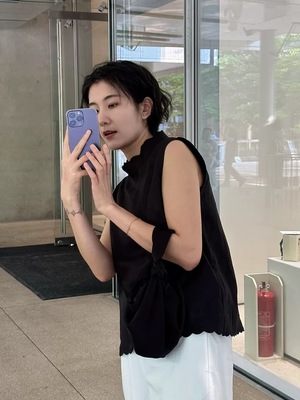 黒リネンレースラウンドネックノースリーブTシャツフィットデザイン感薄手でスタイリッシュな雰囲気トップス春夏