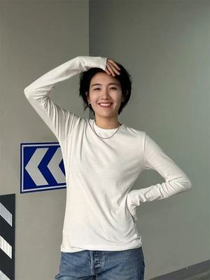 クルーネック長袖Tシャツトップスレディース春2025新作スリム見えベーシックインナー白タイツ